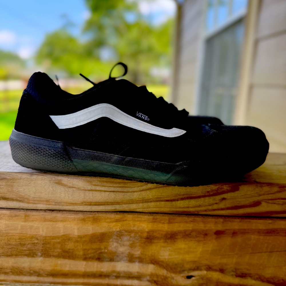 Vans Black and White - AVE Pro Skate Shoes